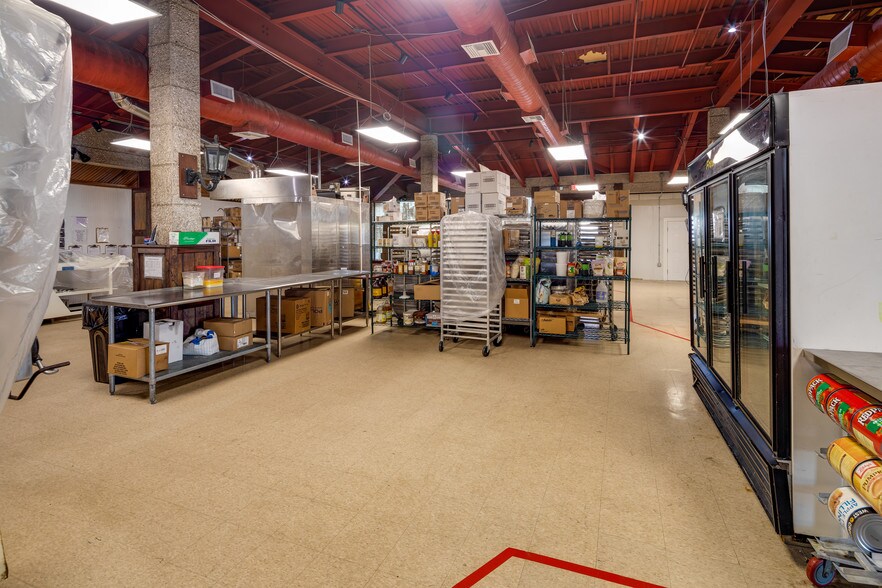 More Photos Of 702 Mall Blvd, Brunswick Supermarket For Sale