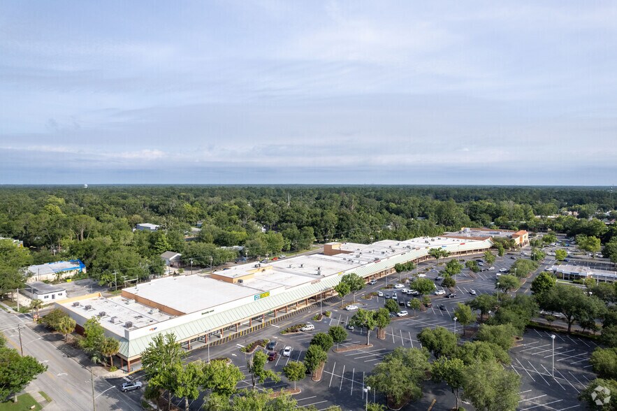 More Photos Of 1002-1320 N Main St, Gainesville Unknown For Lease