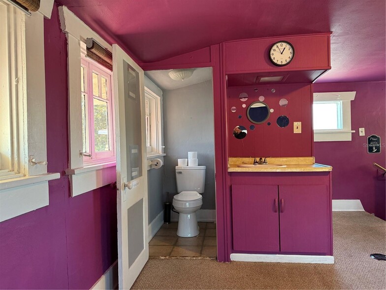 More Photos Of 5610 N Nebraska Ave, Tampa Office For Sale