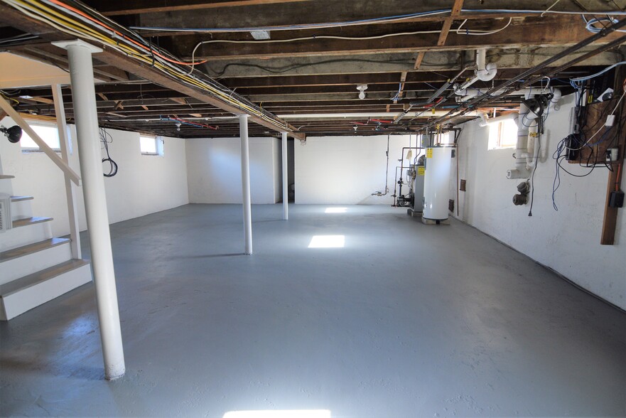 More Photos Of 460 E Main Rd, Middletown Medical For Sale