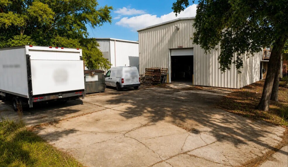 More Photos Of 4019 Lasalle St, Mandeville Storefront Retail Office For Sale