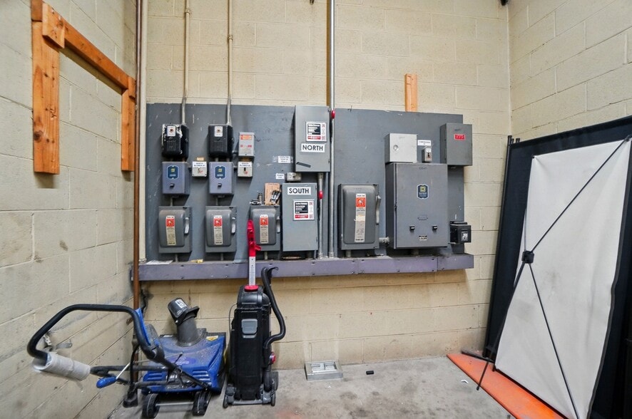 More Photos Of 50 Eswin St, Cincinnati Freestanding For Sale