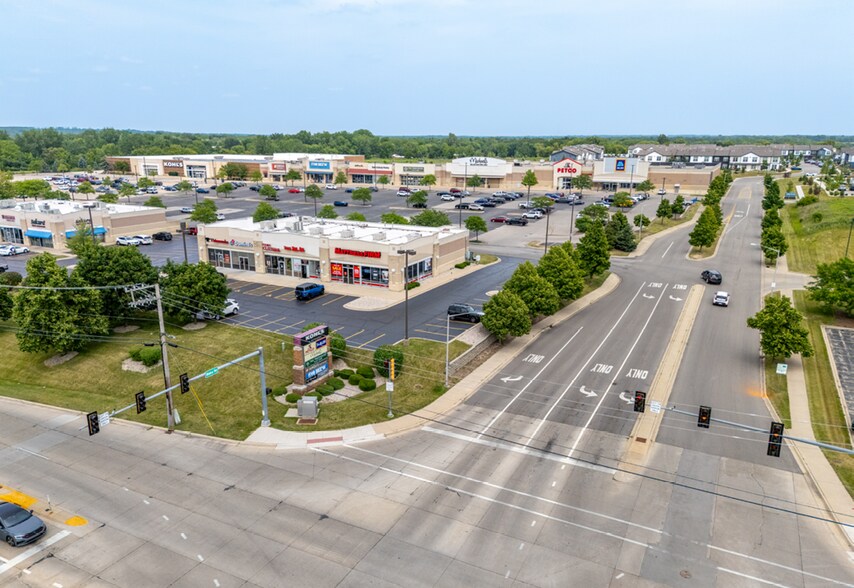 More Photos Of 2226-2362 N Richmond Rd, Mchenry General Retail For Sale