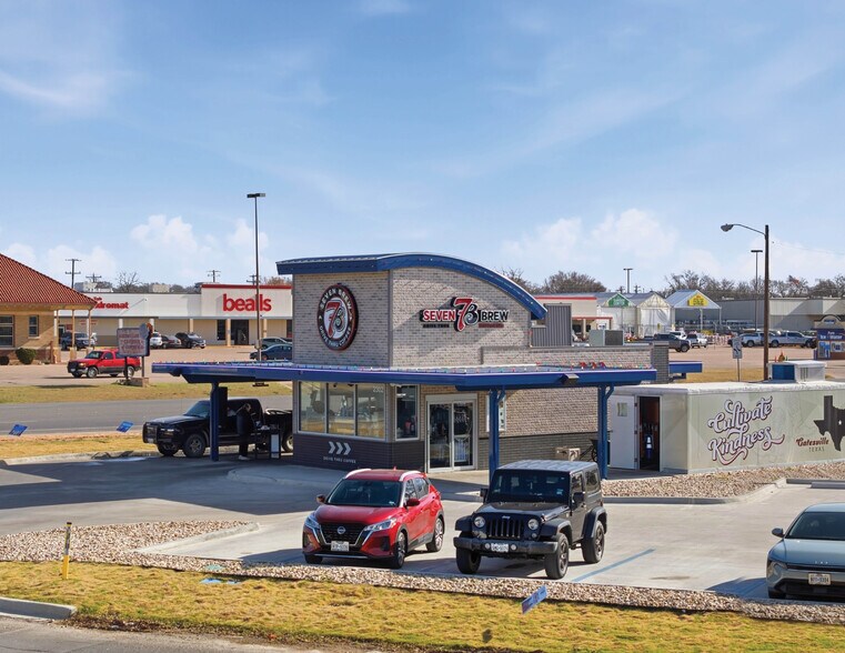 Primary Photo Of 2302 E Main St, Gatesville Fast Food For Sale