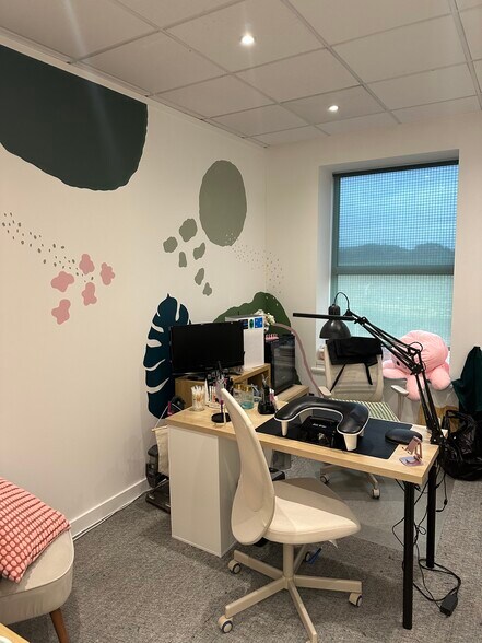 More Photos Of 1 Queen Elizabeth Av, Glasgow Office Residential For Lease