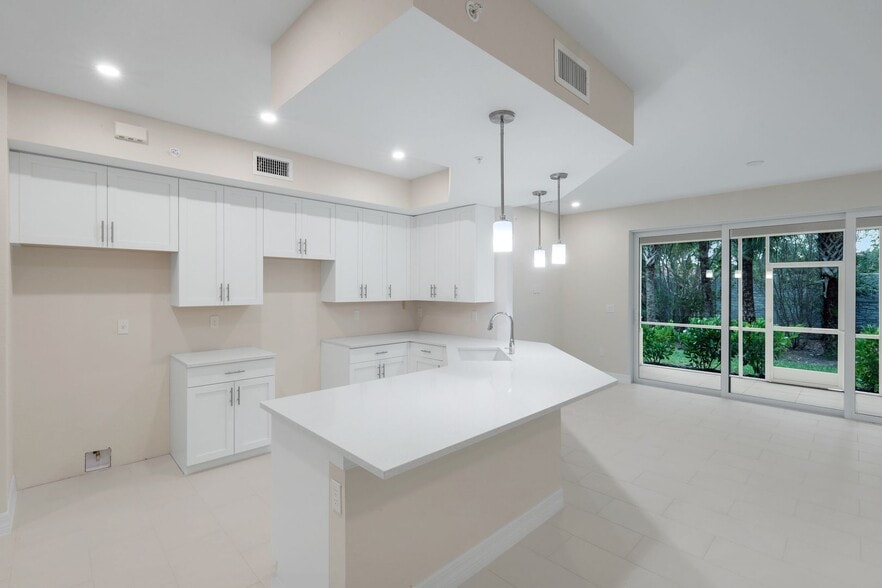 More Photos Of 286 Indies Dr E, Naples Multifamily For Sale