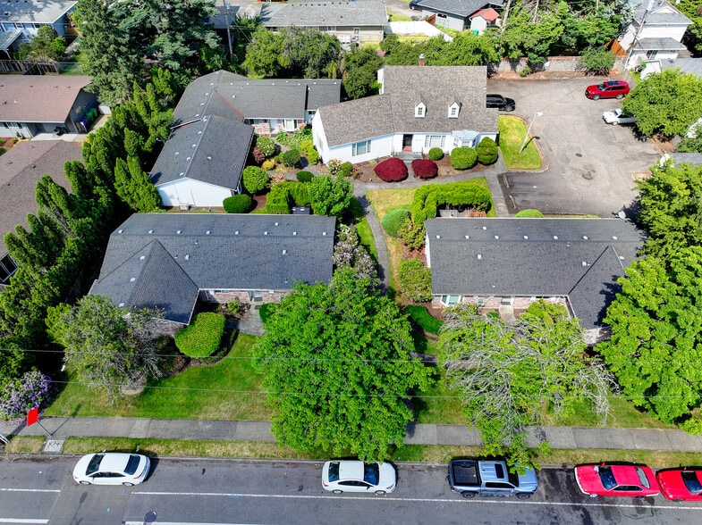Primary Photo Of 1397-1407 SE 130th Ave, Portland Apartments For Sale