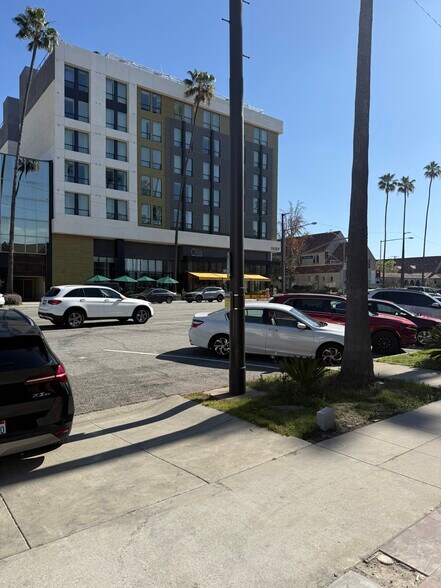 More Photos Of 1109 N Brand Blvd, Glendale Restaurant For Lease