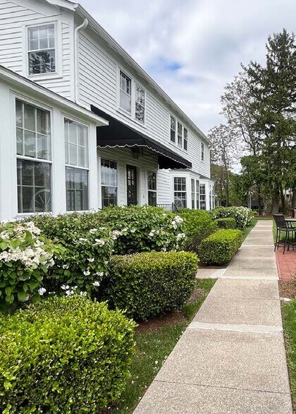 More Photos Of , Bloomfield Hills Office For Sale
