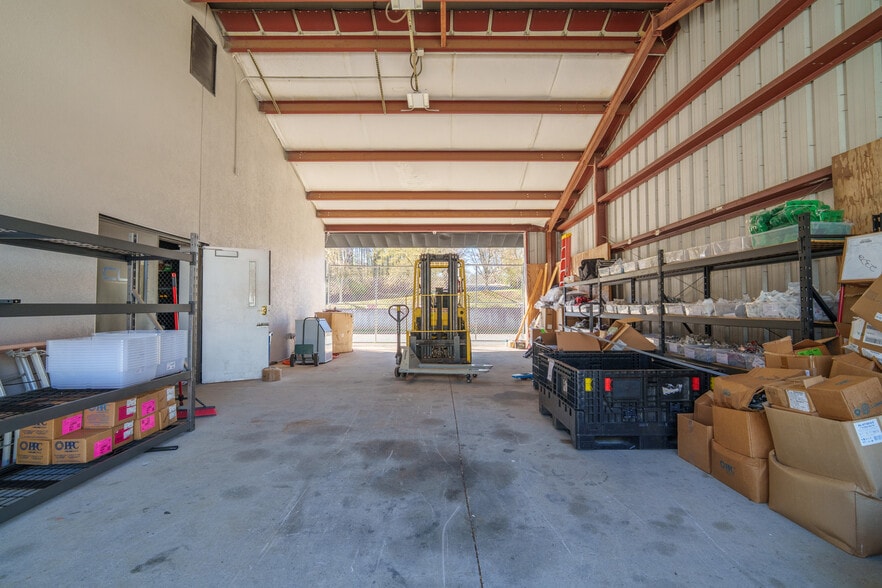 More Photos Of 2370 Justin Trl, Alpharetta Light Manufacturing For Sale