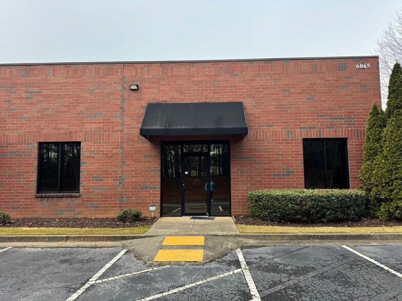 More Photos Of 6065 Parkway North Dr, Cumming Distribution For Sale