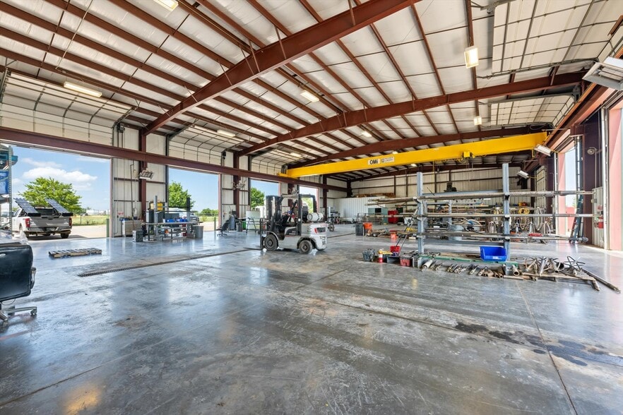 More Photos Of 13020 S Sunnylane Rd, Moore Industrial For Lease