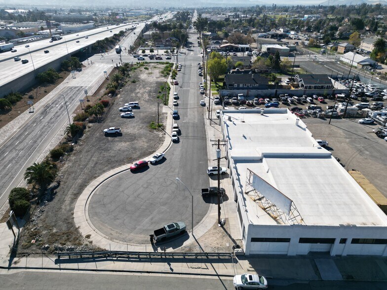 More Photos Of 274 N I, San Bernardino Service For Sale