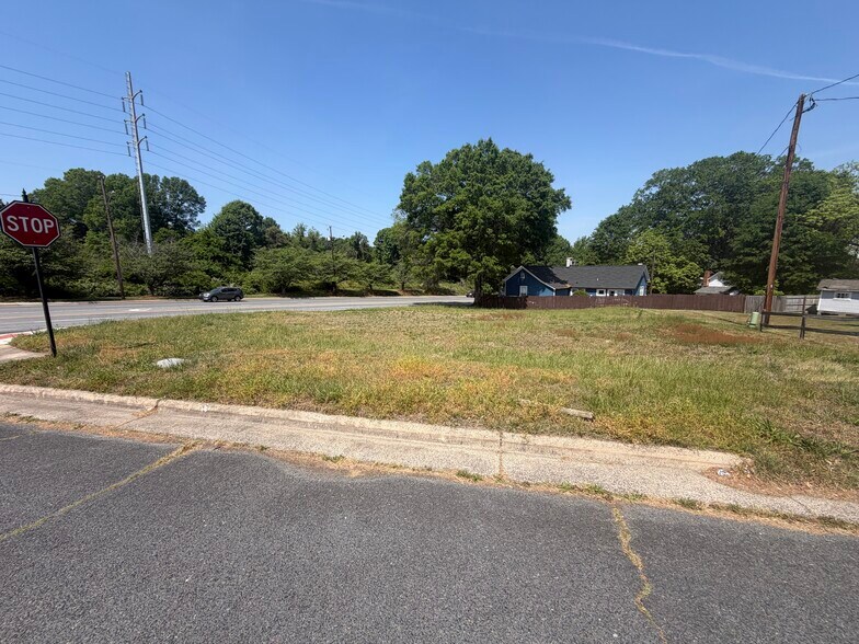 Primary Photo Of 677 Dale Earnhardt Blvd, Kannapolis General Retail For Lease