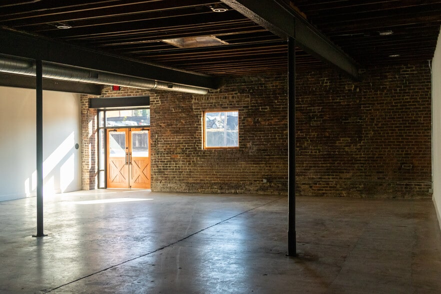 More Photos Of 416 3rd St, Petersburg Loft Creative Space For Lease
