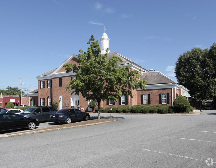 More Photos Of 102 E Main St, Cartersville Bank For Lease