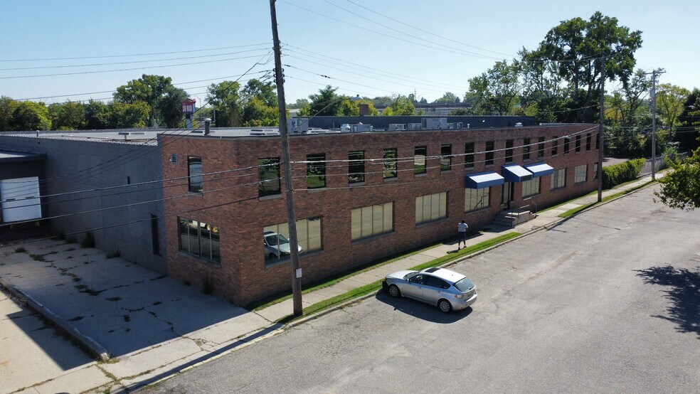 More Photos Of 1121 River St, Lansing Distribution For Lease