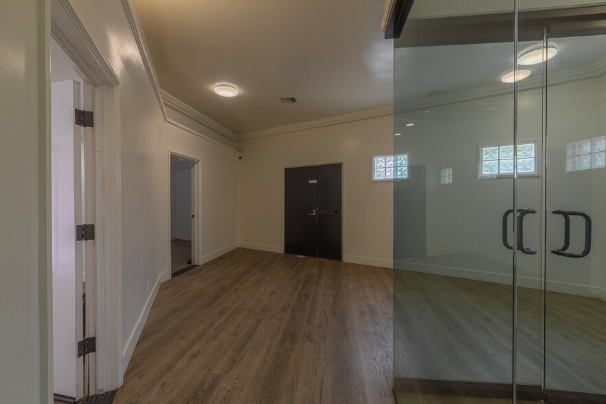 More Photos Of 1544 Anaheim St, Harbor City Storefront Retail Residential For Sale