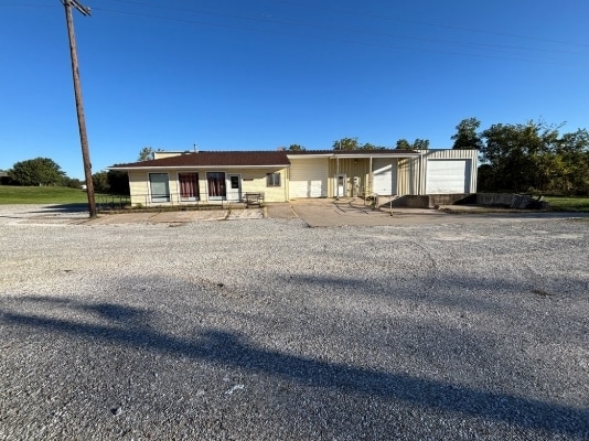 Primary Photo Of 906 Shepherd Ave, Kirksville Service For Sale