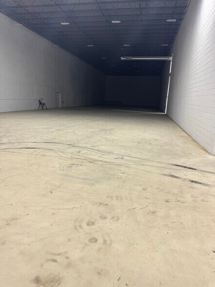 More Photos Of 388 US Highway 22 W, Readington Warehouse For Lease