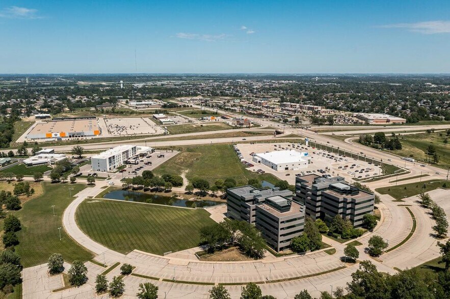 More Photos Of 4425 N River Blvd NE, Cedar Rapids Office For Sale