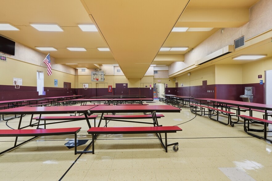 More Photos Of 221 E 12th Ave, Homestead Schools For Lease