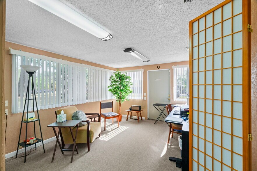 More Photos Of 6108 Arlington Rd, Jacksonville Office For Sale