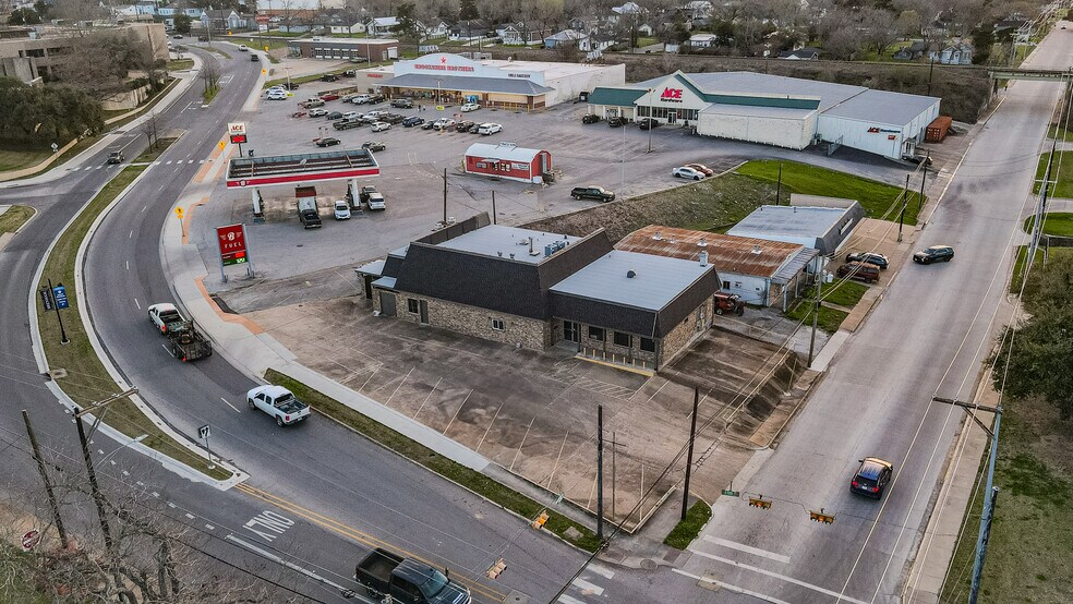 More Photos Of 400 N Austin Pky, Brenham General Retail For Sale