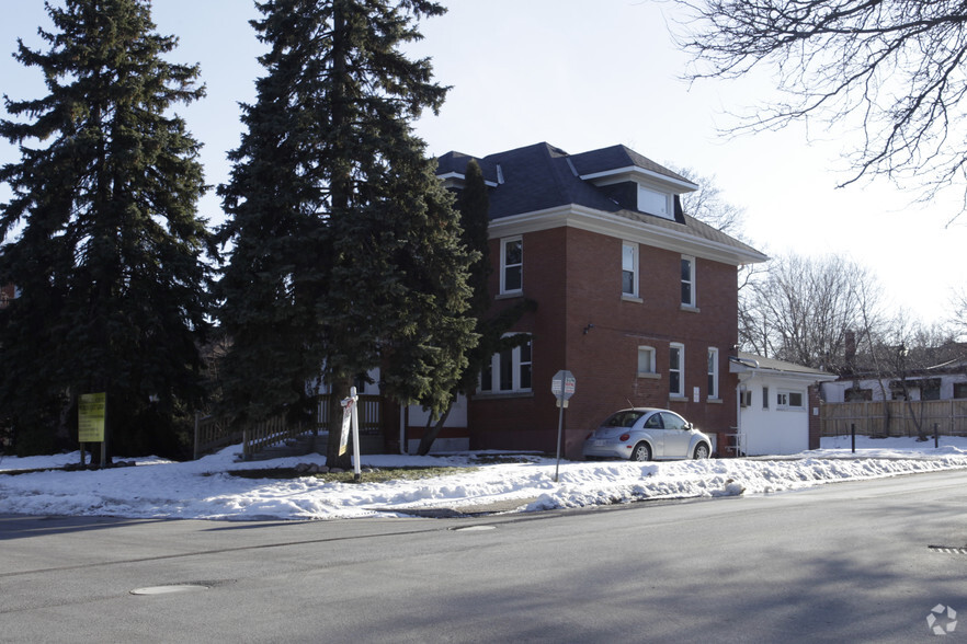 Primary Photo Of 4 Church St S, Richmond Hill Office For Lease