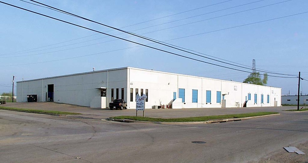 More Photos Of 3501-3507 S Raider Dr, Hurst Industrial For Sale