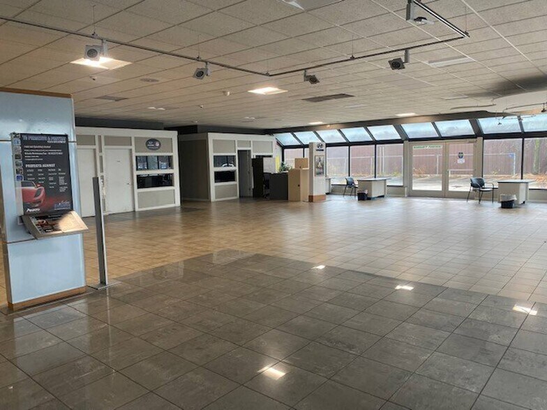 More Photos Of 8301 N 76th St, Milwaukee Light Manufacturing For Lease