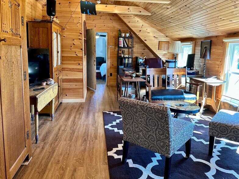 More Photos Of 3063 Bristol Rd, New Harbor Hospitality For Sale