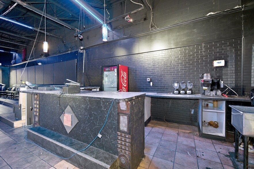 More Photos Of 13901 Michigan Ave, Dearborn Restaurant For Sale