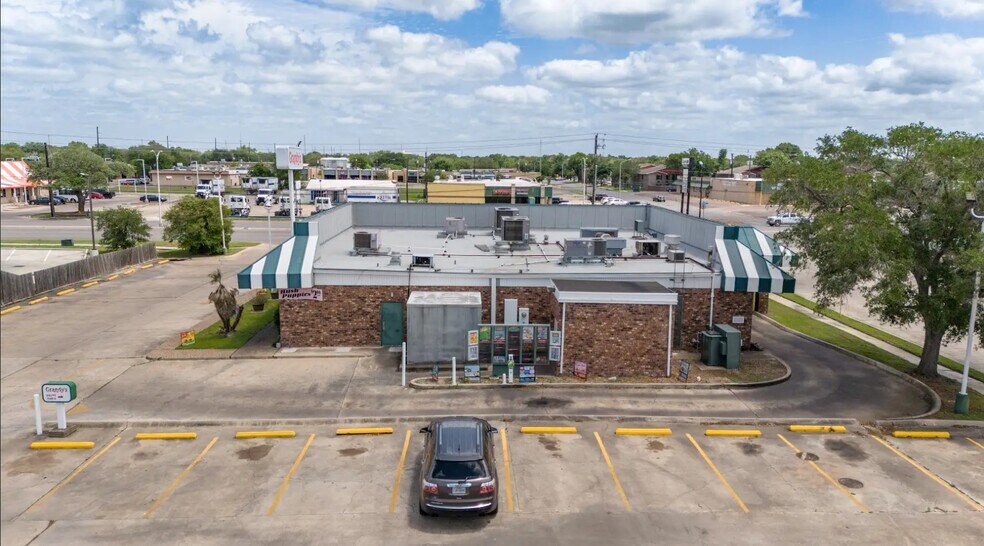 More Photos Of 4201 N Navarro St, Victoria Fast Food For Sale