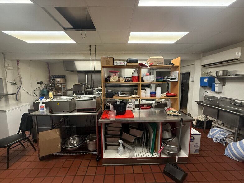 More Photos Of 7500-7504 N Main St, Dayton Bar For Sale