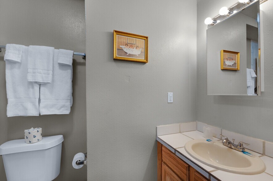 More Photos Of 2105 E Platte Ave, Colorado Springs Hotel For Sale