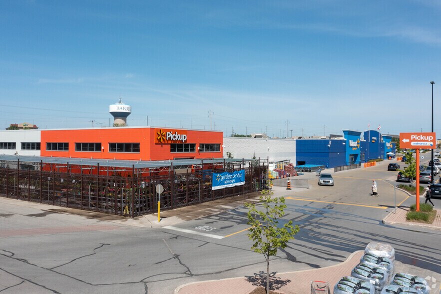 More Photos Of 35 Mapleview Dr W, Barrie Unknown For Lease