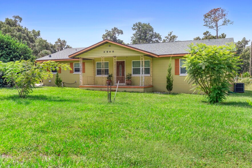 More Photos Of 4630 US Highway 17, De Leon Springs Restaurant For Sale