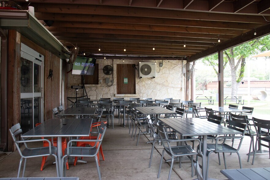 More Photos Of 2769 Nacogdoches Rd, San Antonio General Retail For Sale