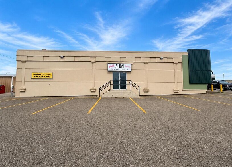 More Photos Of 1601 S Broadway, Minot Freestanding For Lease