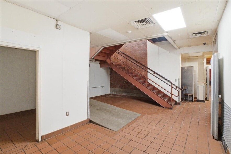 More Photos Of 301 Franklin St, Buffalo Restaurant For Sale