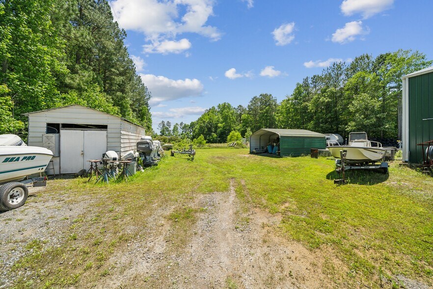 More Photos Of 1856 Buckley Hall Rd, Cobbs Creek Warehouse For Sale