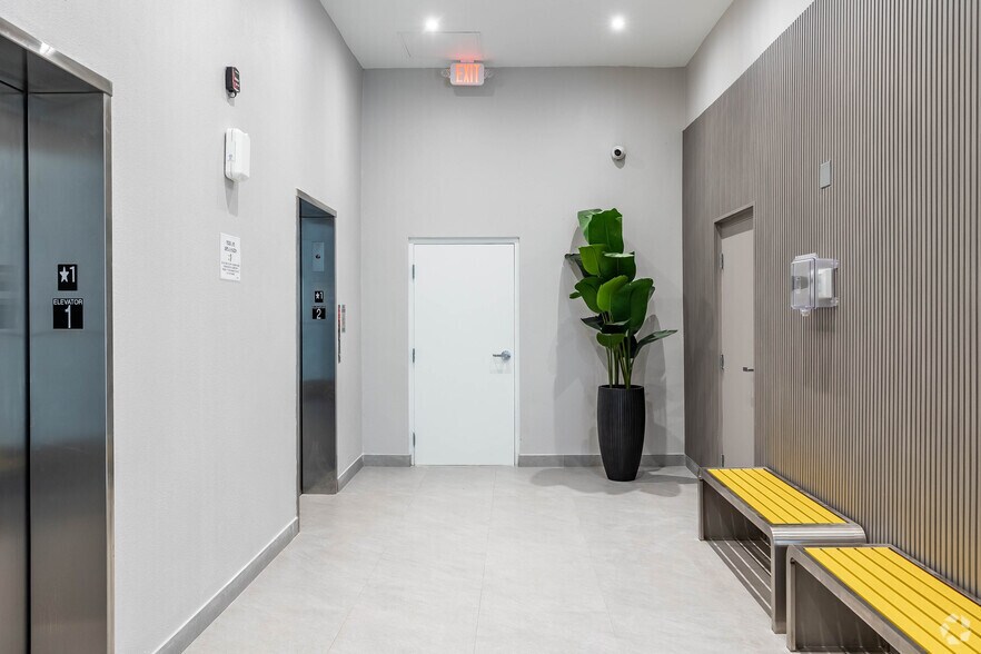 More Photos Of 500 N Dixie Hwy, Hallandale Beach Medical For Lease