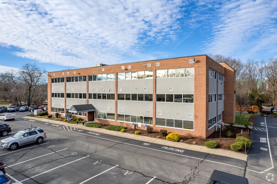 More Photos Of 300 Toll Gate Rd, Warwick Medical For Lease