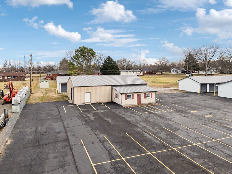 Primary Photo Of 461 N Broadway St, Portland Flex For Lease