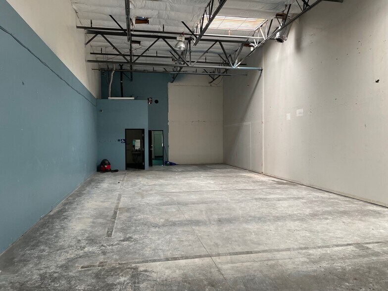 More Photos Of 1234-1294 W Winton Ave, Hayward Warehouse For Sale