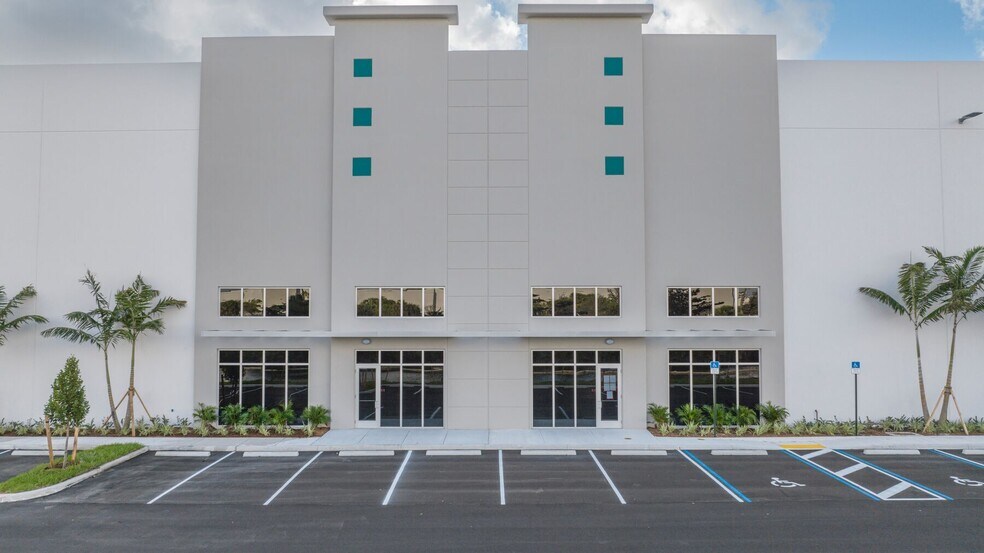 More Photos Of 3500 SW 20th St, Pembroke Park Unknown For Lease