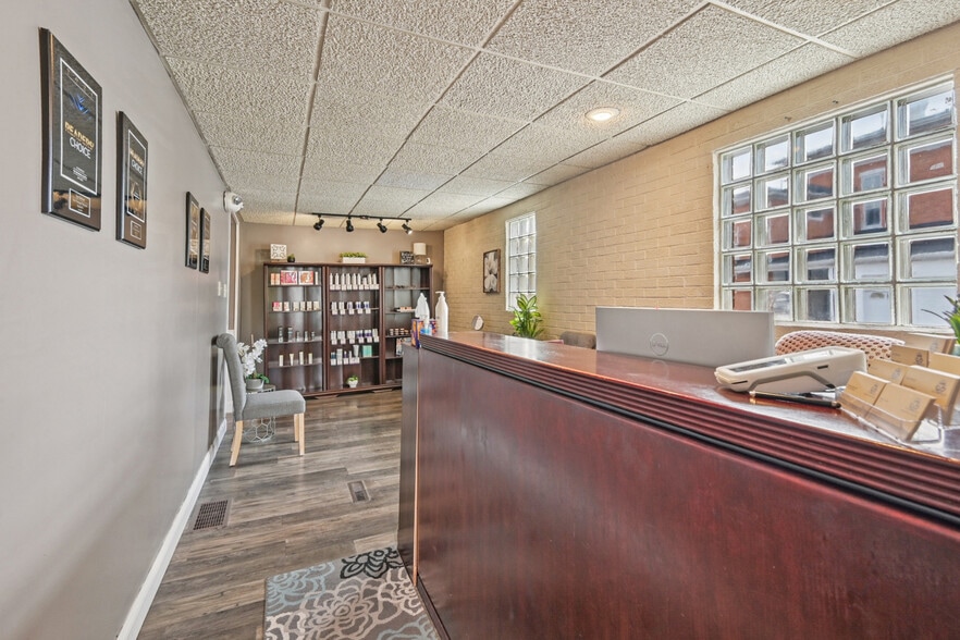 More Photos Of 56 N Franklin St, Delaware Freestanding For Sale