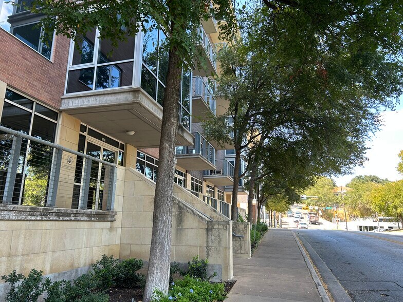 More Photos Of 901 W 9th St, Austin Office For Lease