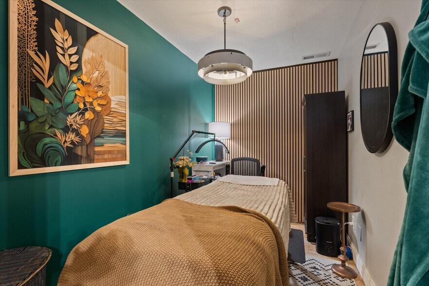 More Photos Of 51529-51541 Bittersweet Rd, Granger Office For Sale